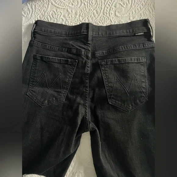 Mother Denim Insider Crop Step Fray in Not Guilty (black) sz 28